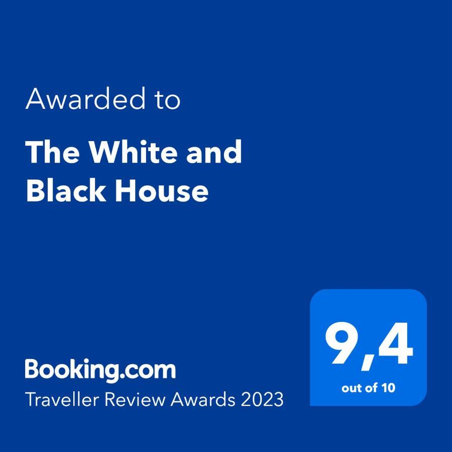 Вілла The White And Black House Еверкалікс Екстер'єр фото